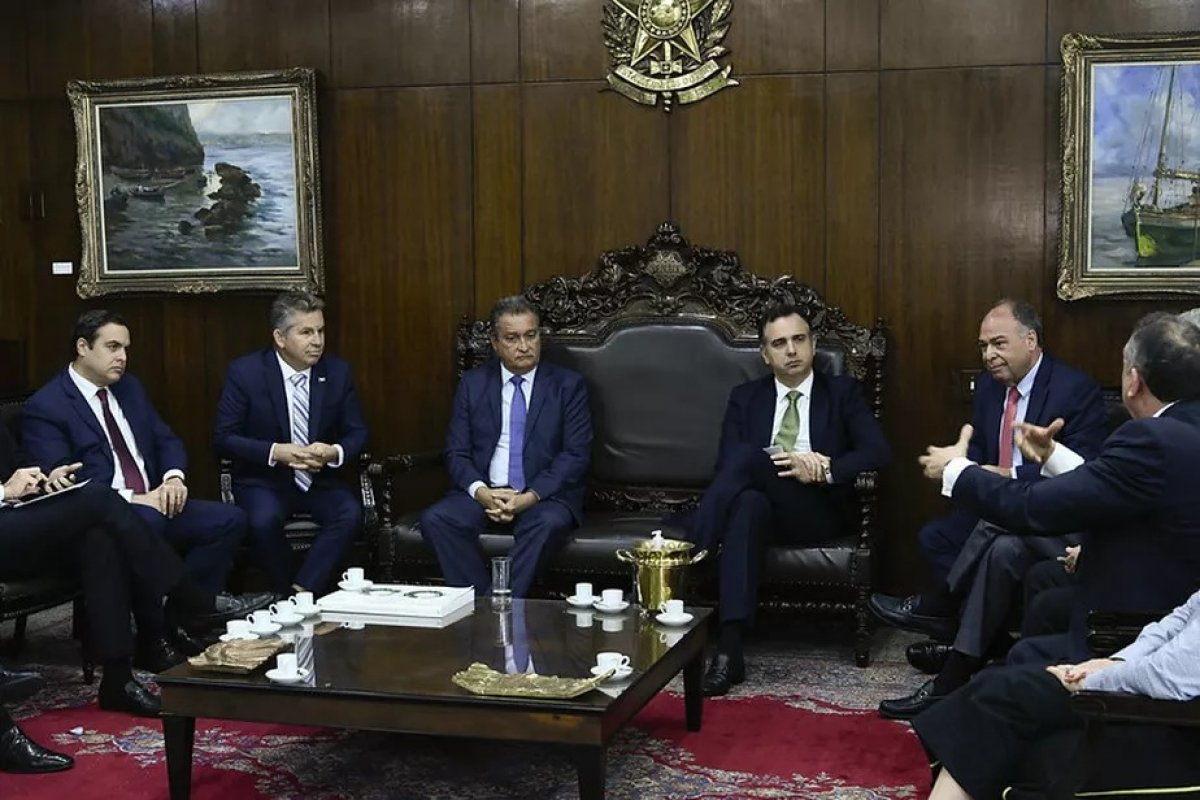 Rui diz que proposta de Bolsonaro para reduzir preço dos combustíveis é ‘artimanha’