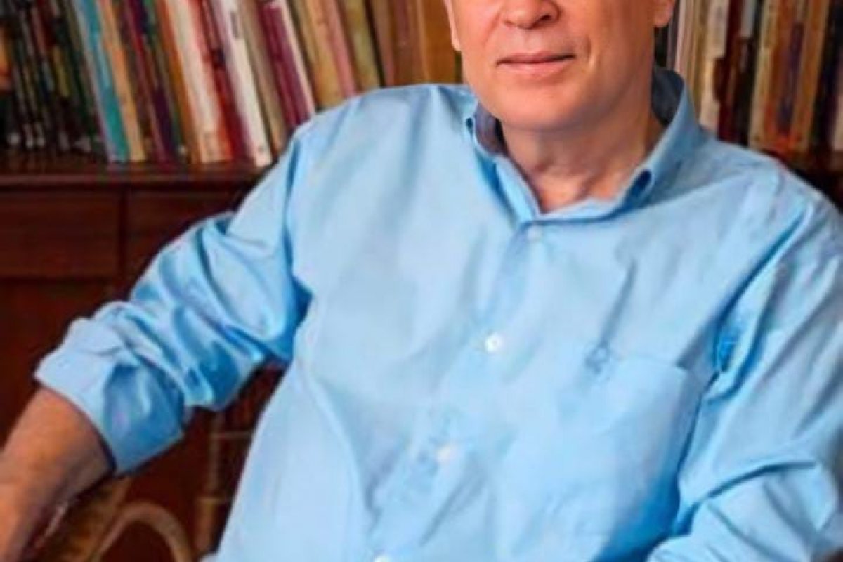 ABL elege o escritor e professor Godofredo de Oliveira Neto para a cadeira 35