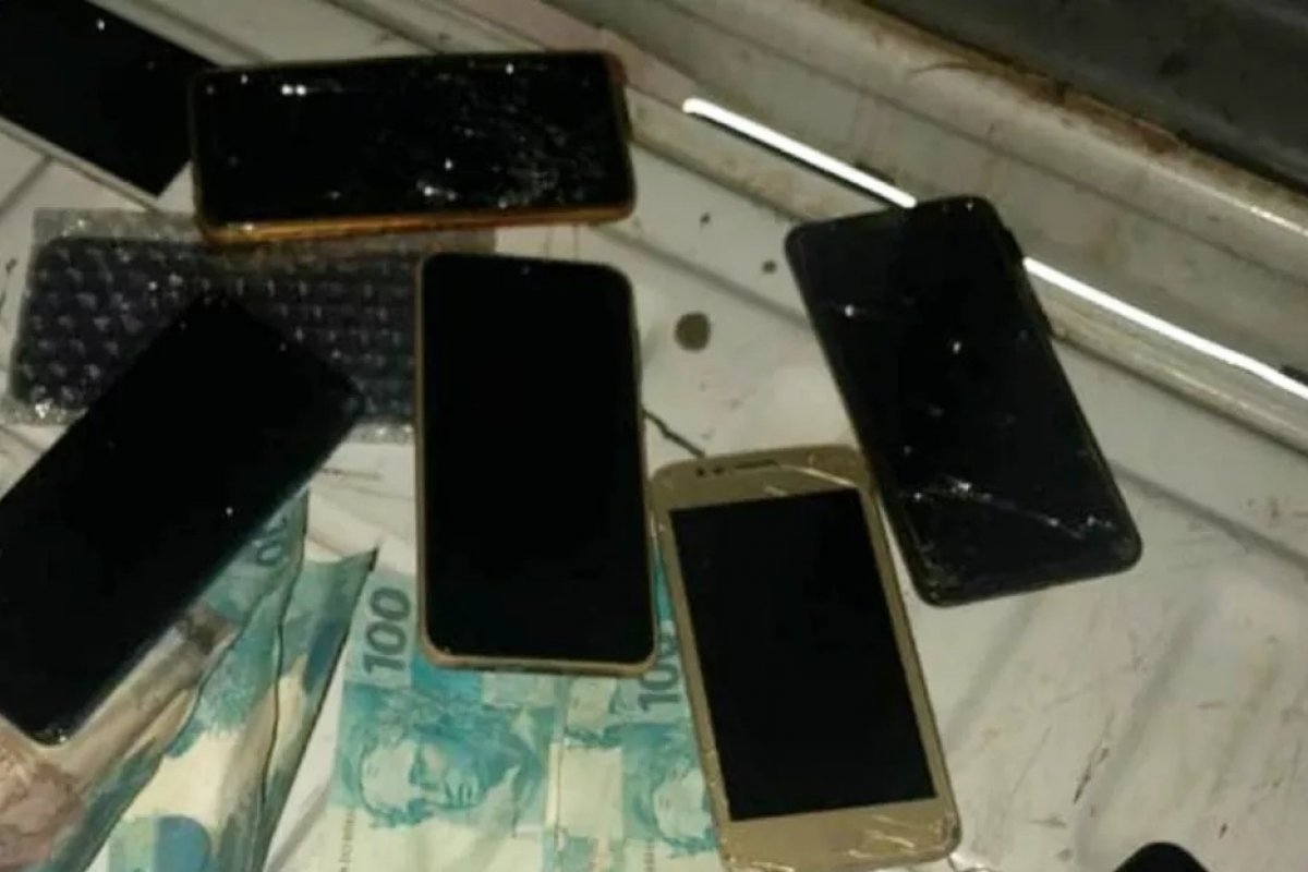 Trio é detido com R$ 1 mil em notas falsas em Salvador