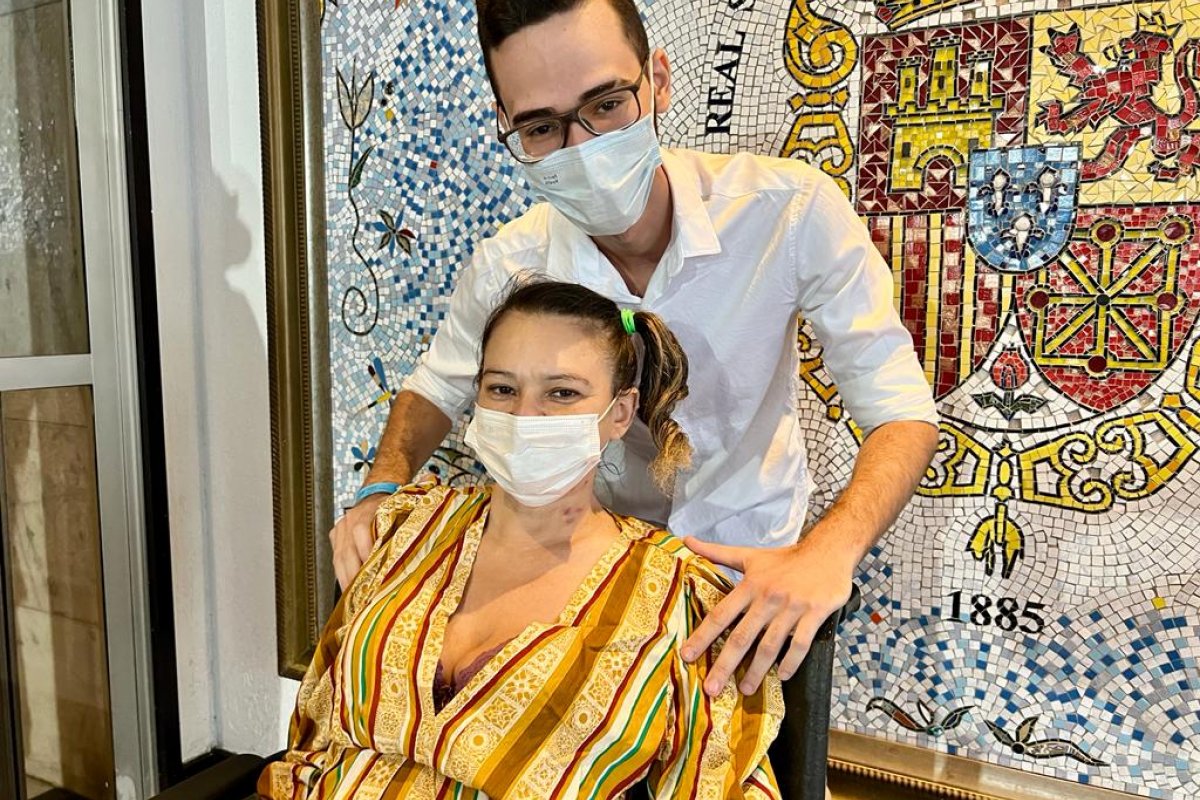 Hospital Espanhol promove reencontro de paciente com a família após dez anos sem contato