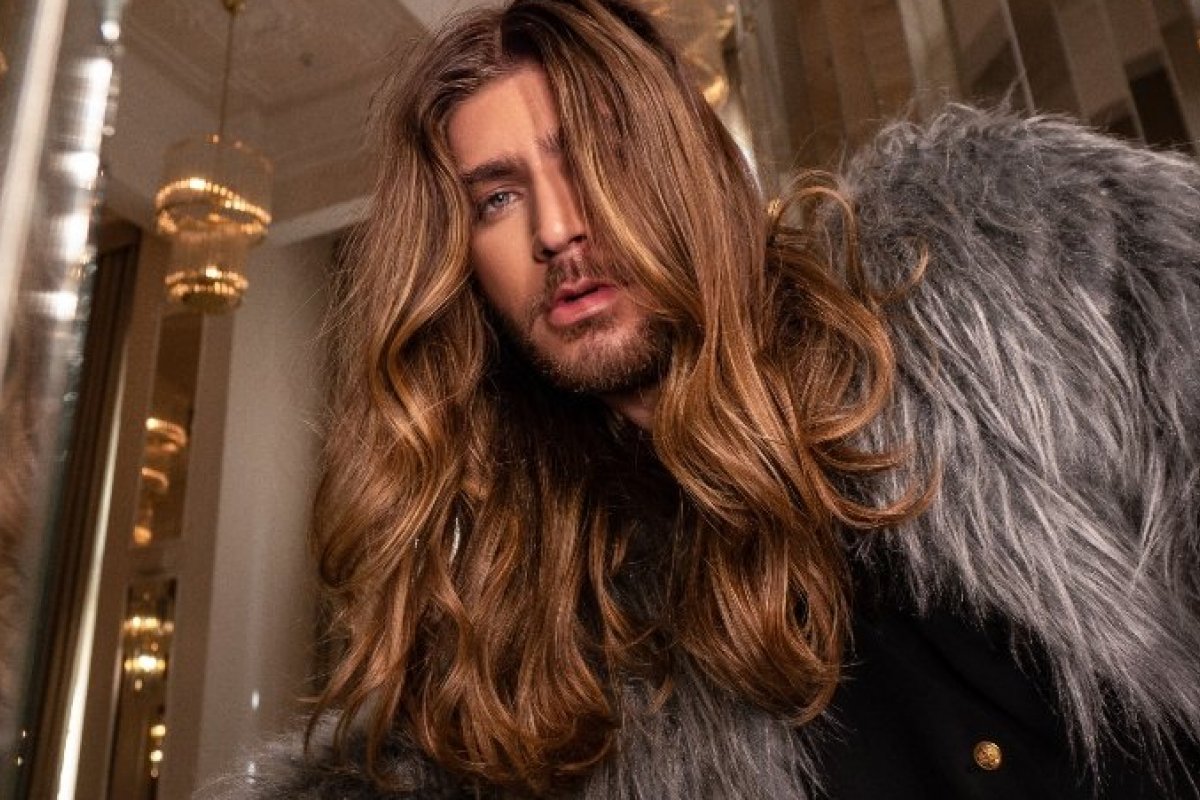 Hairstylist Diego Andradez e Truss lançam coleção inspirada em discotecas da década de 70!