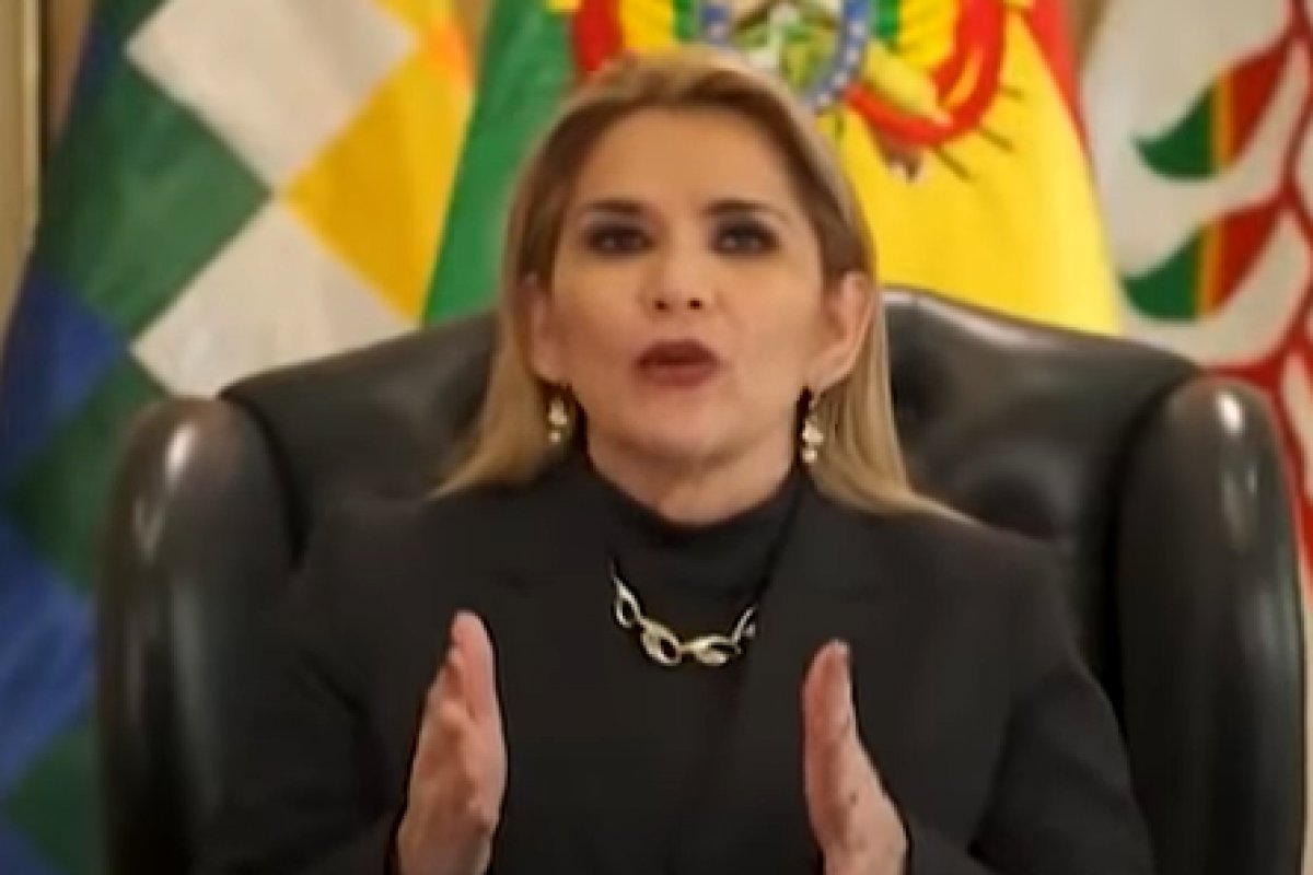 Acusada de organizar golpe, ex-presidente da Bolívia é condenada a 10 anos de prisão