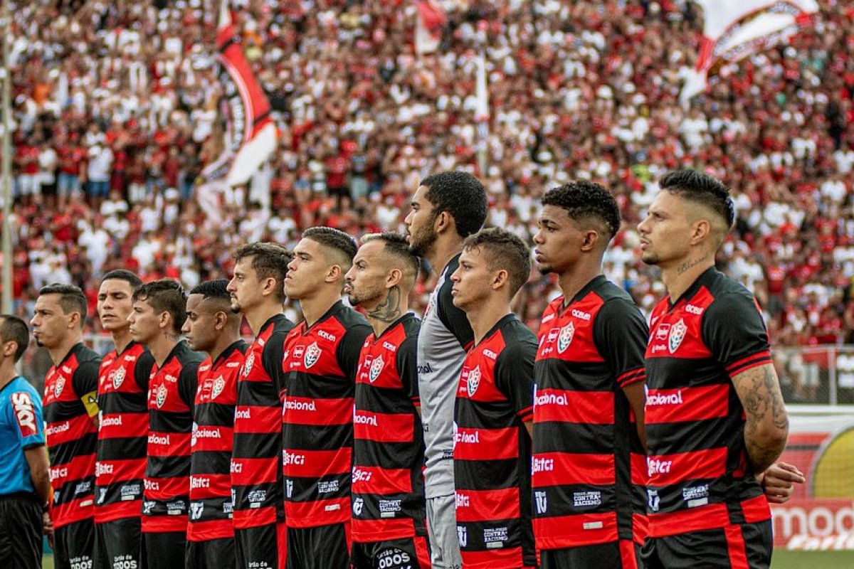 Vitória enfrenta Atlético-CE e tenta se manter foram da zona de rebaixamento