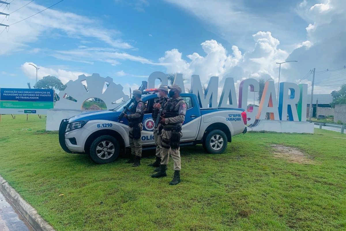 Crianças de 2 e 5 anos andando sozinhas são resgatadas na BA-535, em Camaçari