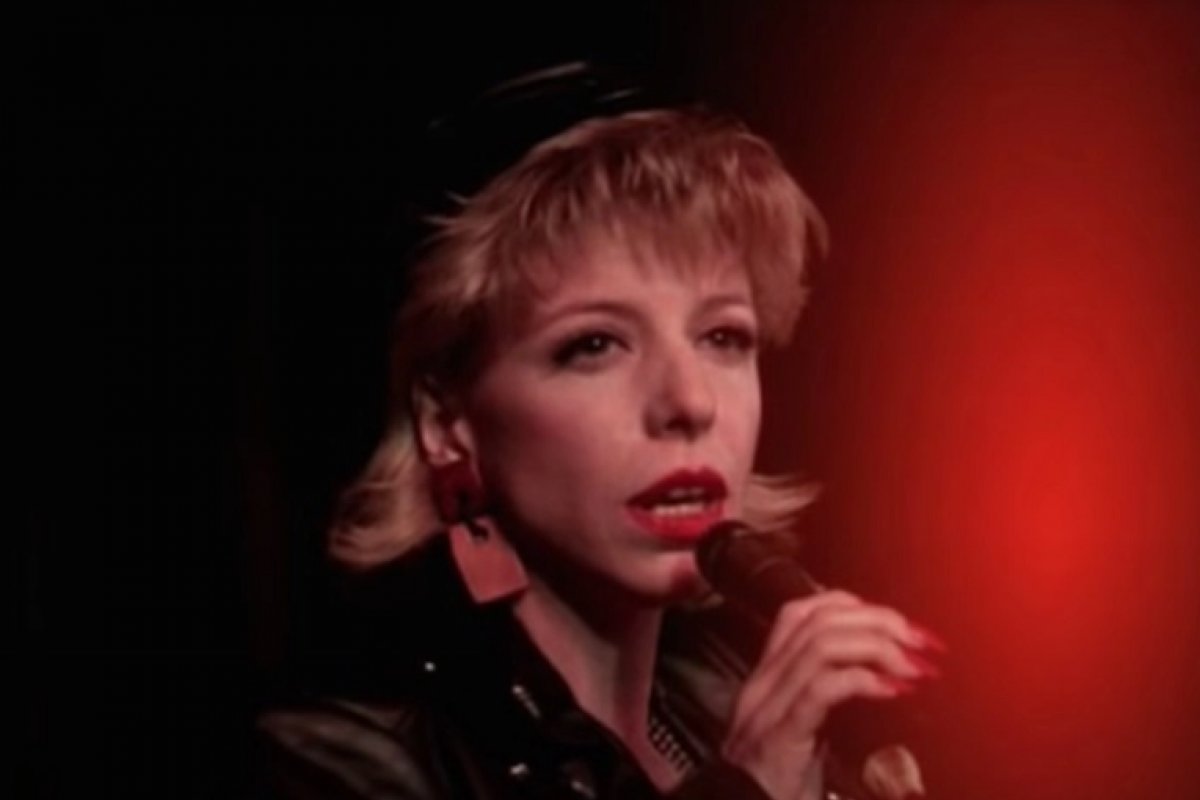 Julee Cruise, cantora da abertura de “Twin Peaks”, morre aos 65 anos
