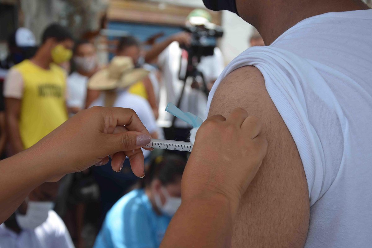 Covid-19: Salvador realiza mutirão de 3ª e 4ª doses nesta segunda (13)