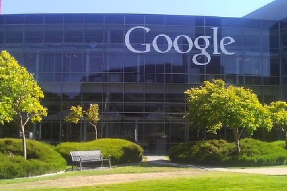 Google afasta engenheiro que alega que sistema de Inteligência Artificial possui consciência