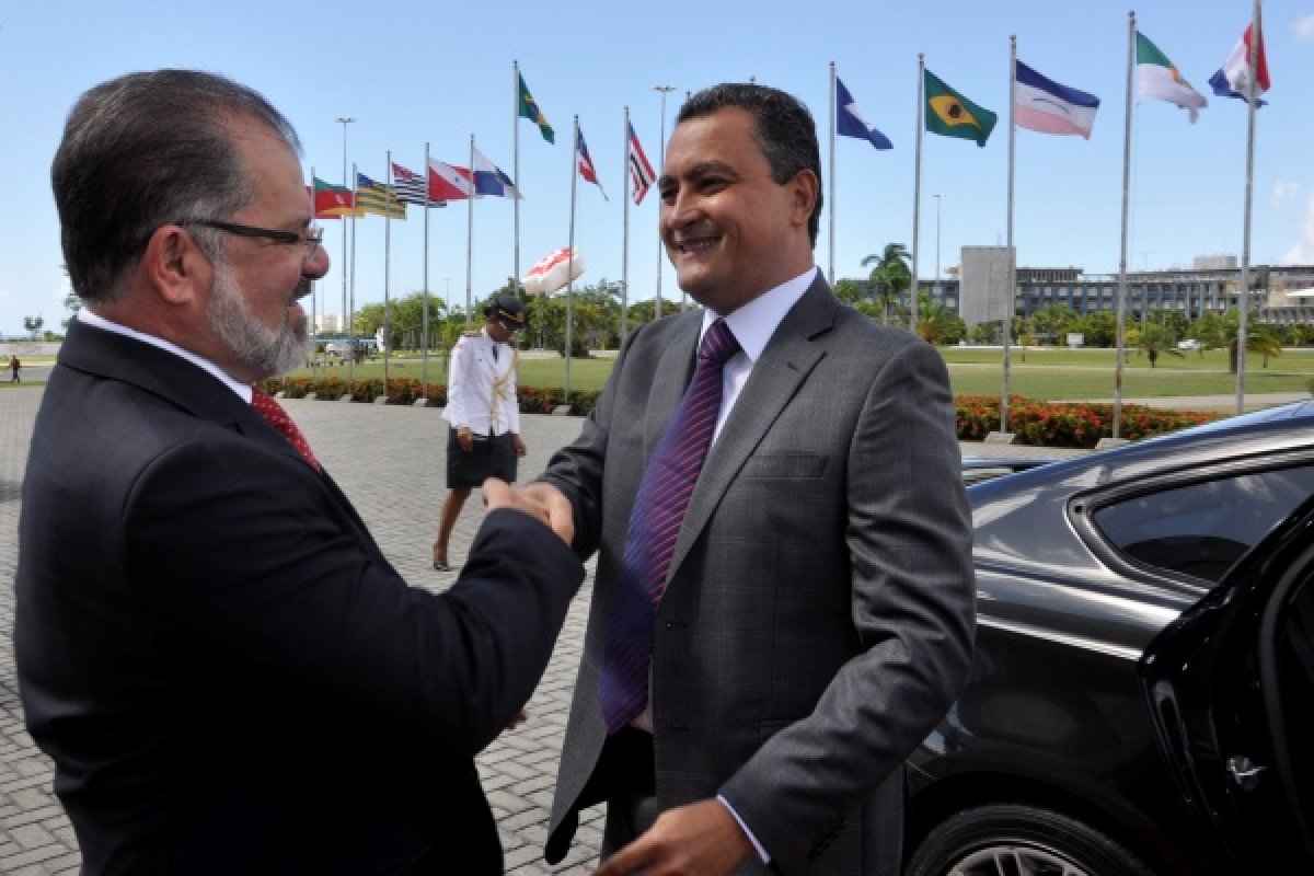 Rui acusa Nilo de falsidade; ex-aliado rebate e diz que governador 'puxava seu saco'