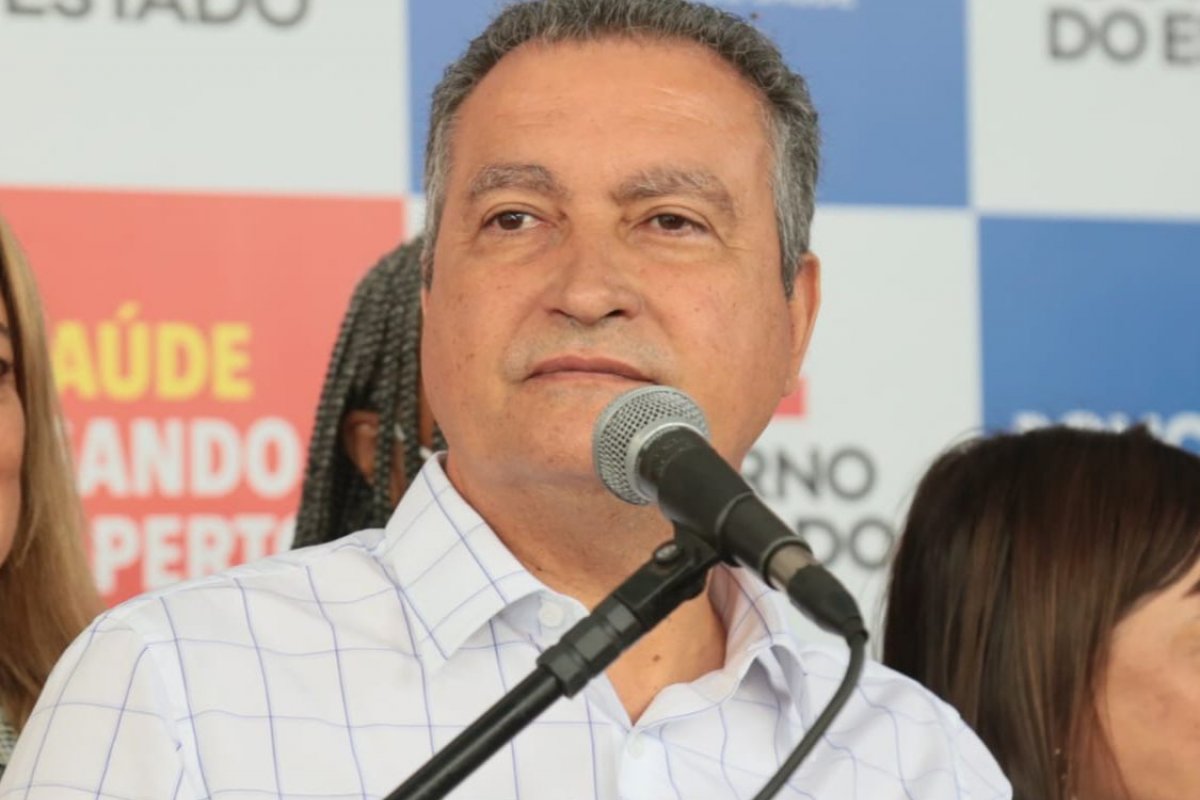 Ao rebater críticas, Rui diz que Neto não fala sobre uso do orçamento secreto