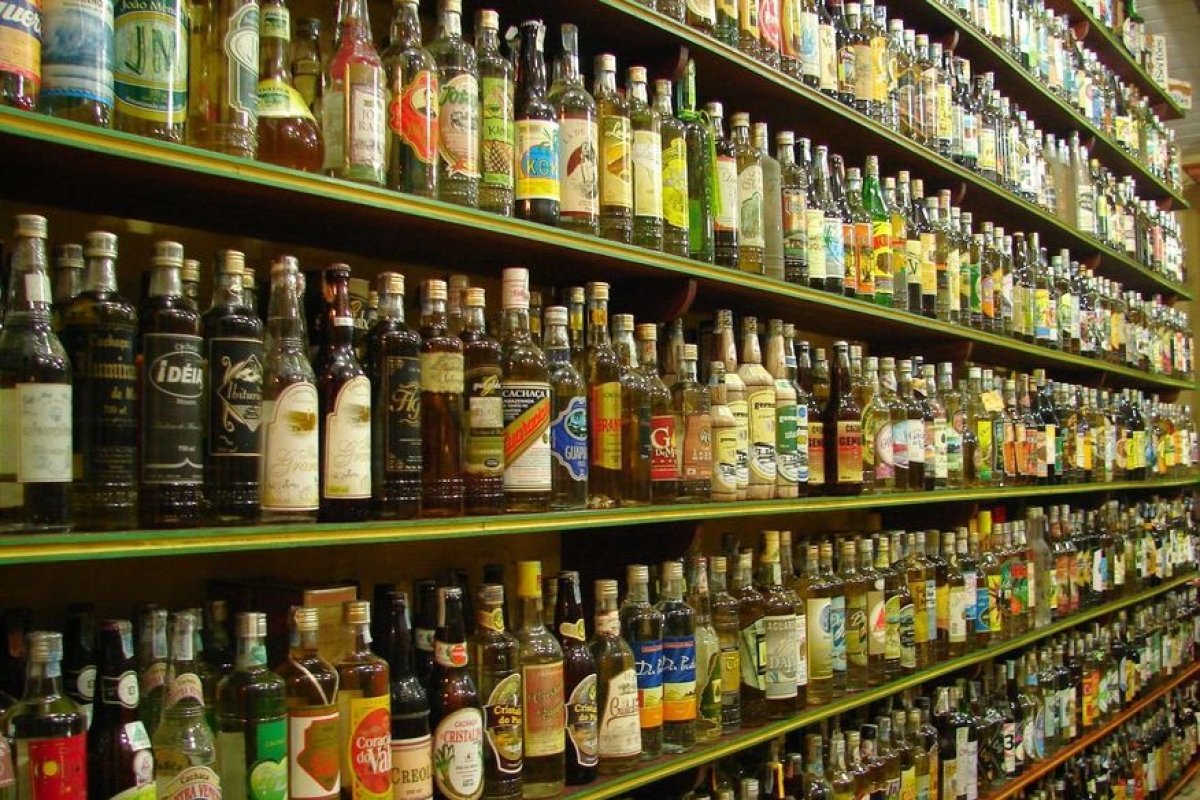 Primeiro ano da pandemia teve maior número de mortes por consumo de álcool no Brasil desde 2010