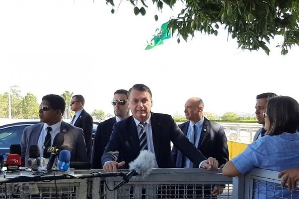 "Não vou. Decidido.", declara Bolsonaro sobre a cerimônia de posse do presidente eleito na Argentina