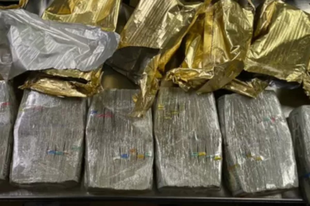 Em Guarulhos, passageiro é detido com R$ 500 mil escondidos em pacotes de café