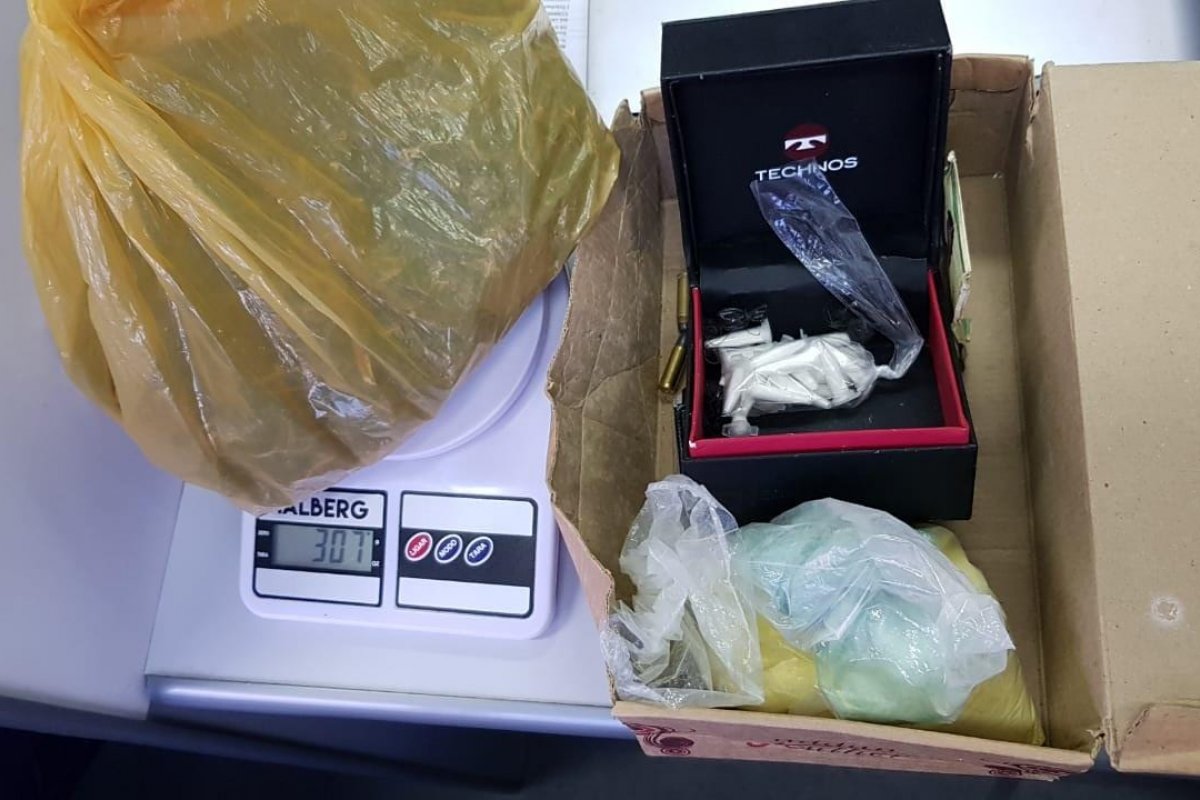 Suspeitos de tráfico de drogas e estupro são presos na RMS