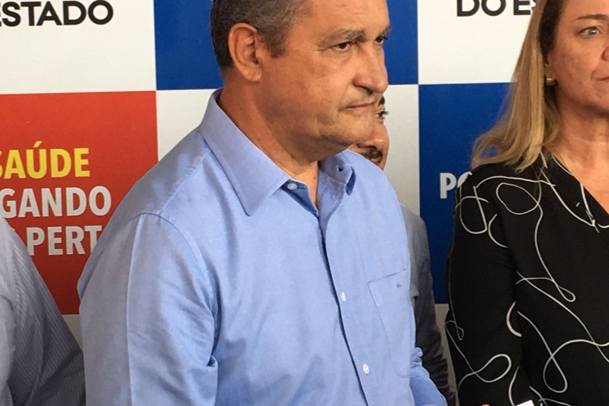 ‘Algo inacreditável’, diz Rui sobre aprovação do projeto que fixa teto do ICMS sobre combustíveis