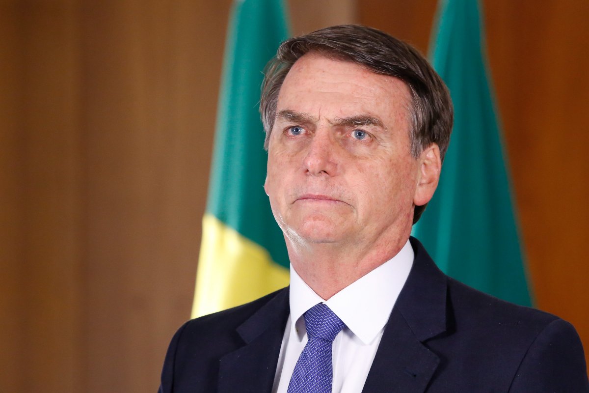 Bolsonaro veta despacho gratuito de bagagens aprovado pelo Senado
