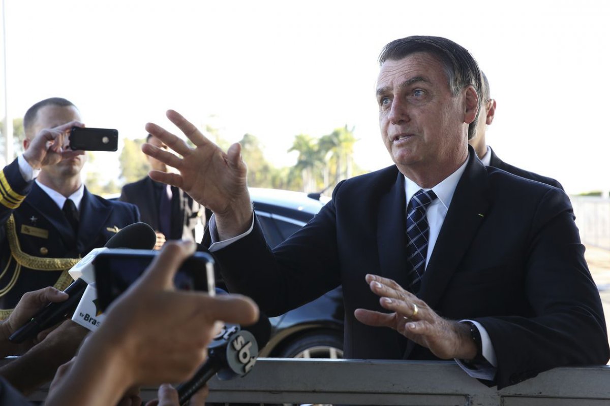 Bolsonaro afirma que não vai à posse de presidente da Argentina