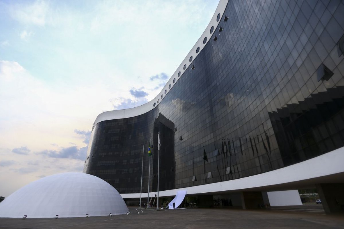 TSE publica valores do Fundo Eleitoral; União Brasil lidera com R$ 782 milhões