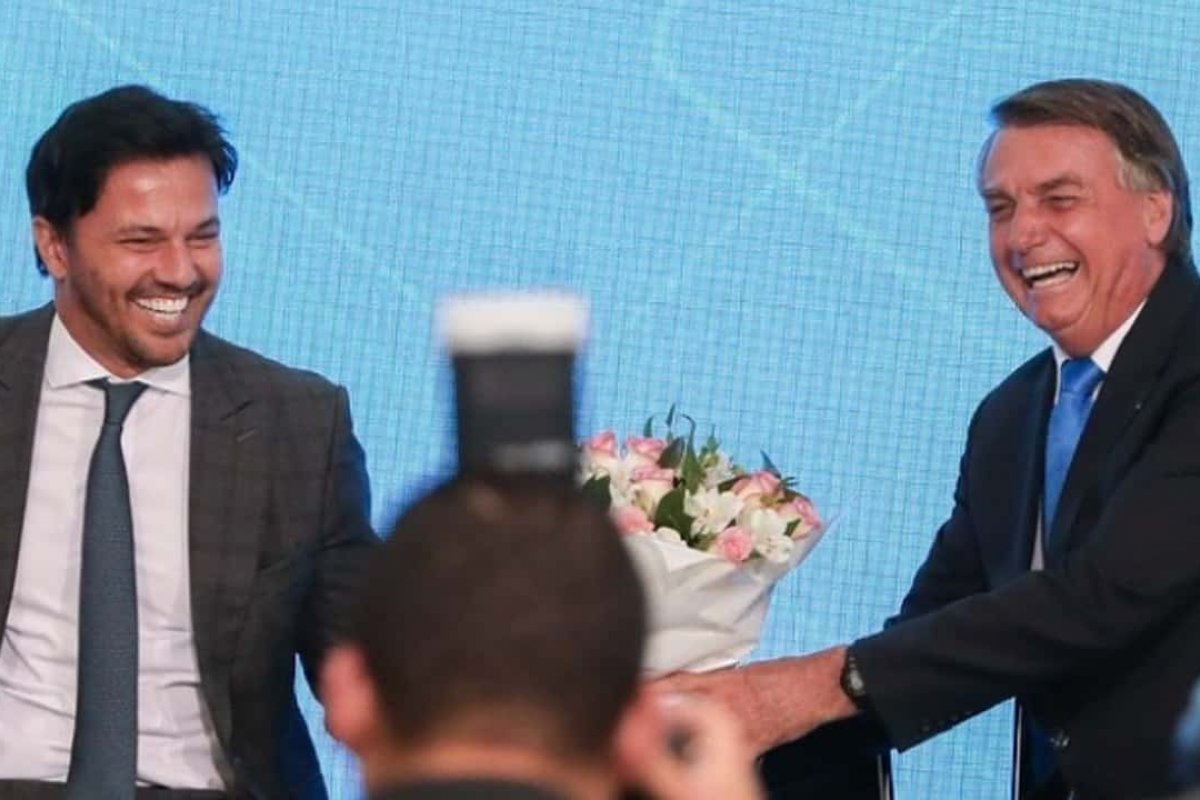 Ministro de Bolsonaro ameaça não renovar concessão da TV Globo!