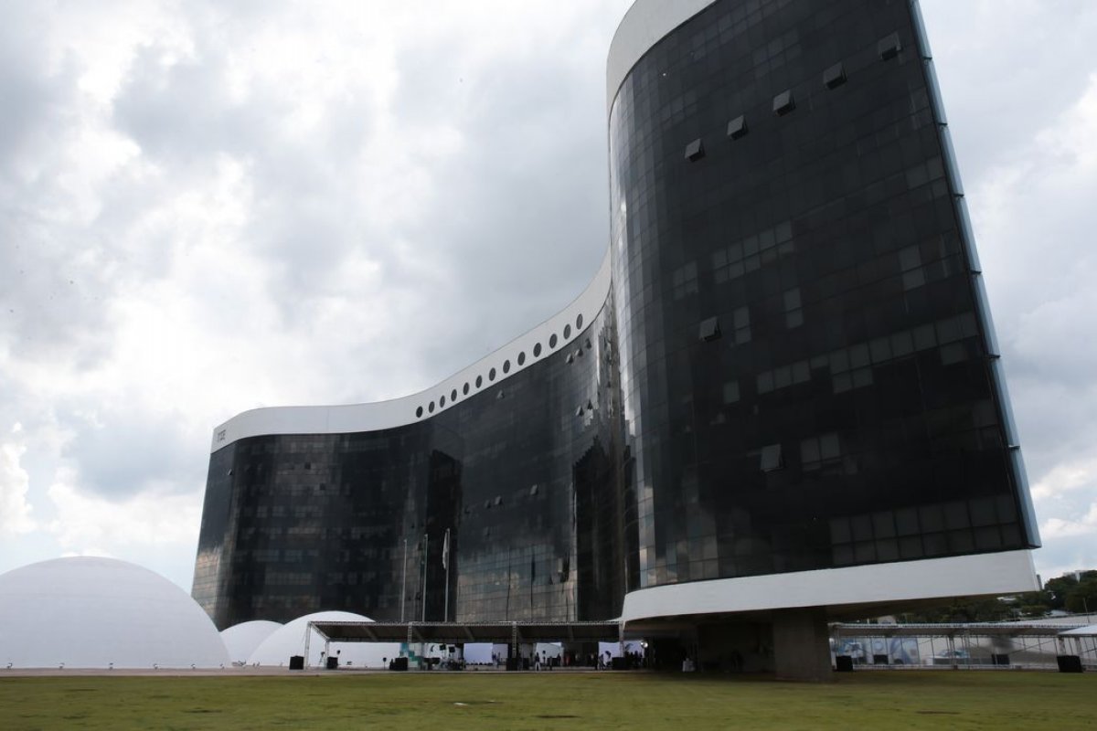 TSE analisa formação partidos se coligarem a legendas diferentes para governo e Senado