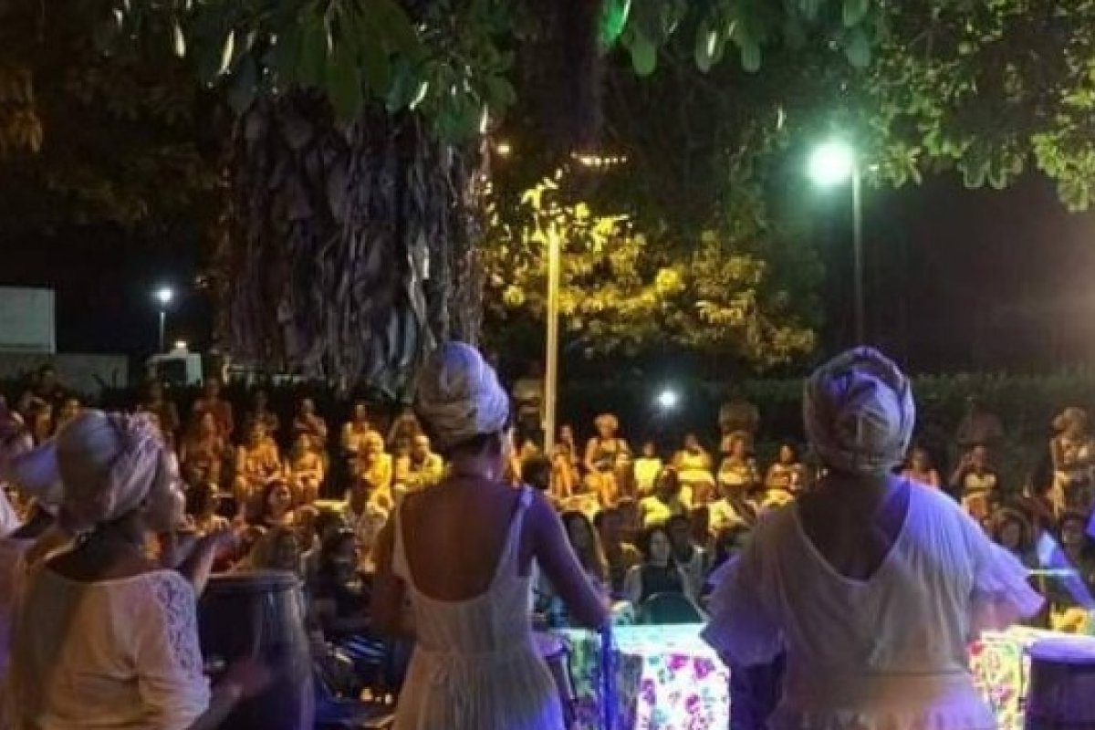 Sarau celebra expressões culturais juninas no bairro de Itapuã, em Salvador