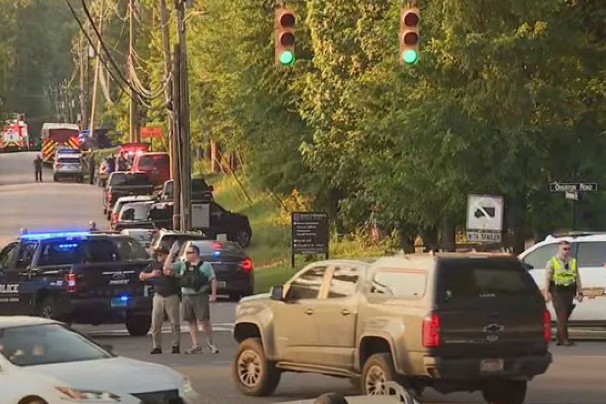 Duas pessoas morrem durante tiroteio em igreja no Alabama, nos EUA