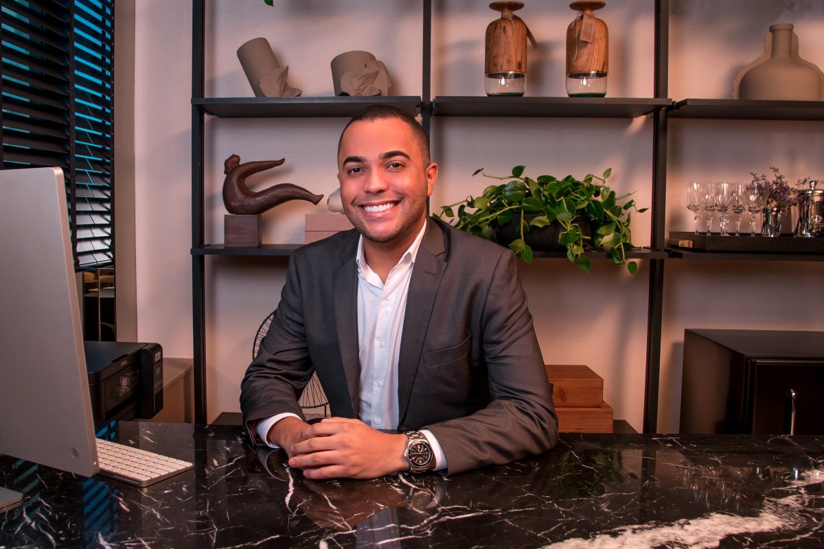 Dentista alerta para cuidados com a saúde bucal no consumo de comidas juninas!