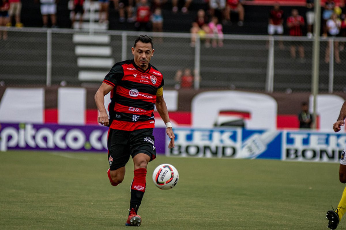 Vitória enfrenta o Botafogo-SP em tentativa de se reabilitar na Série C