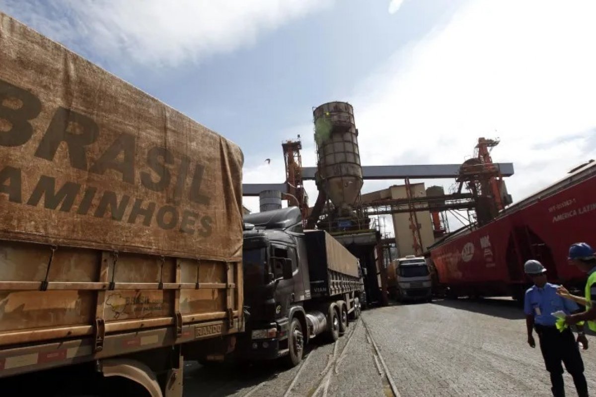 Aumento no preço do diesel superou reajustes no piso mínimo do frete de carga