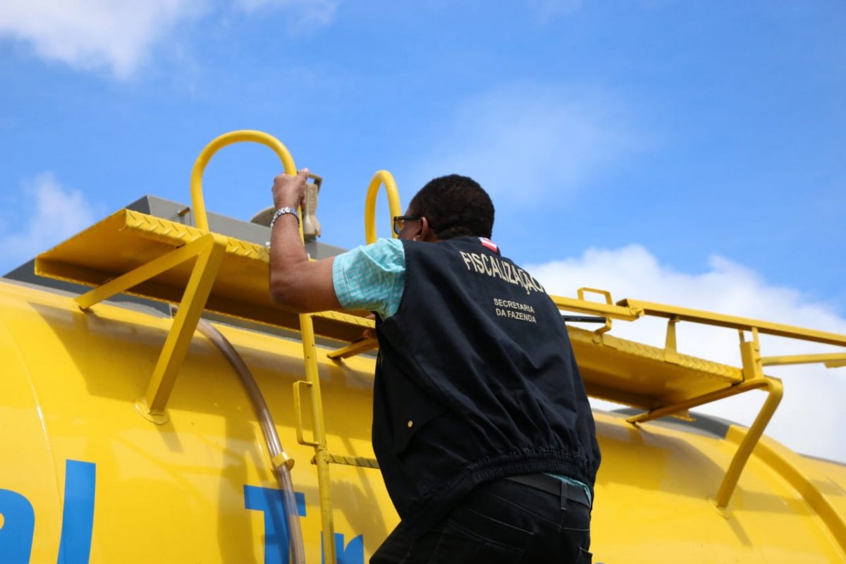 Seis mil litros de combustíveis são apreendido em operação da SSP