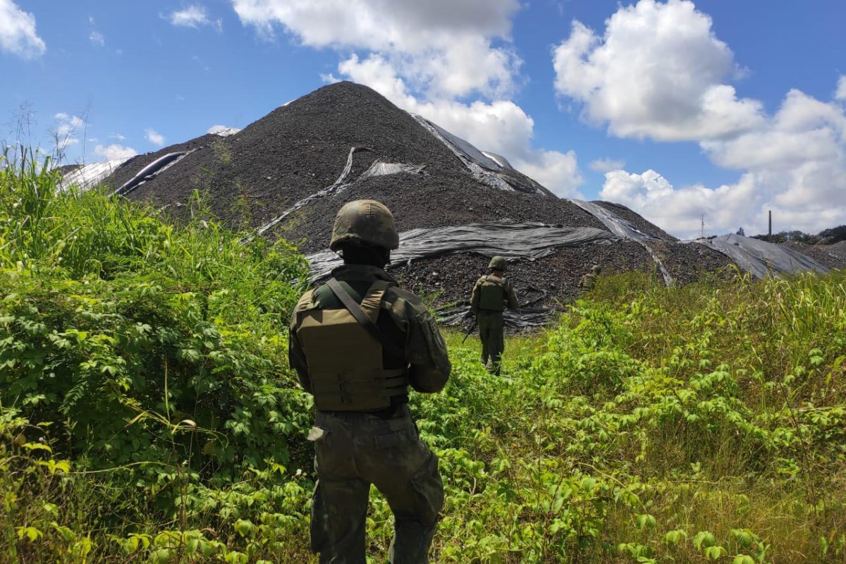 Exército Brasileiro apreende 202 mil toneladas de minério ilegal