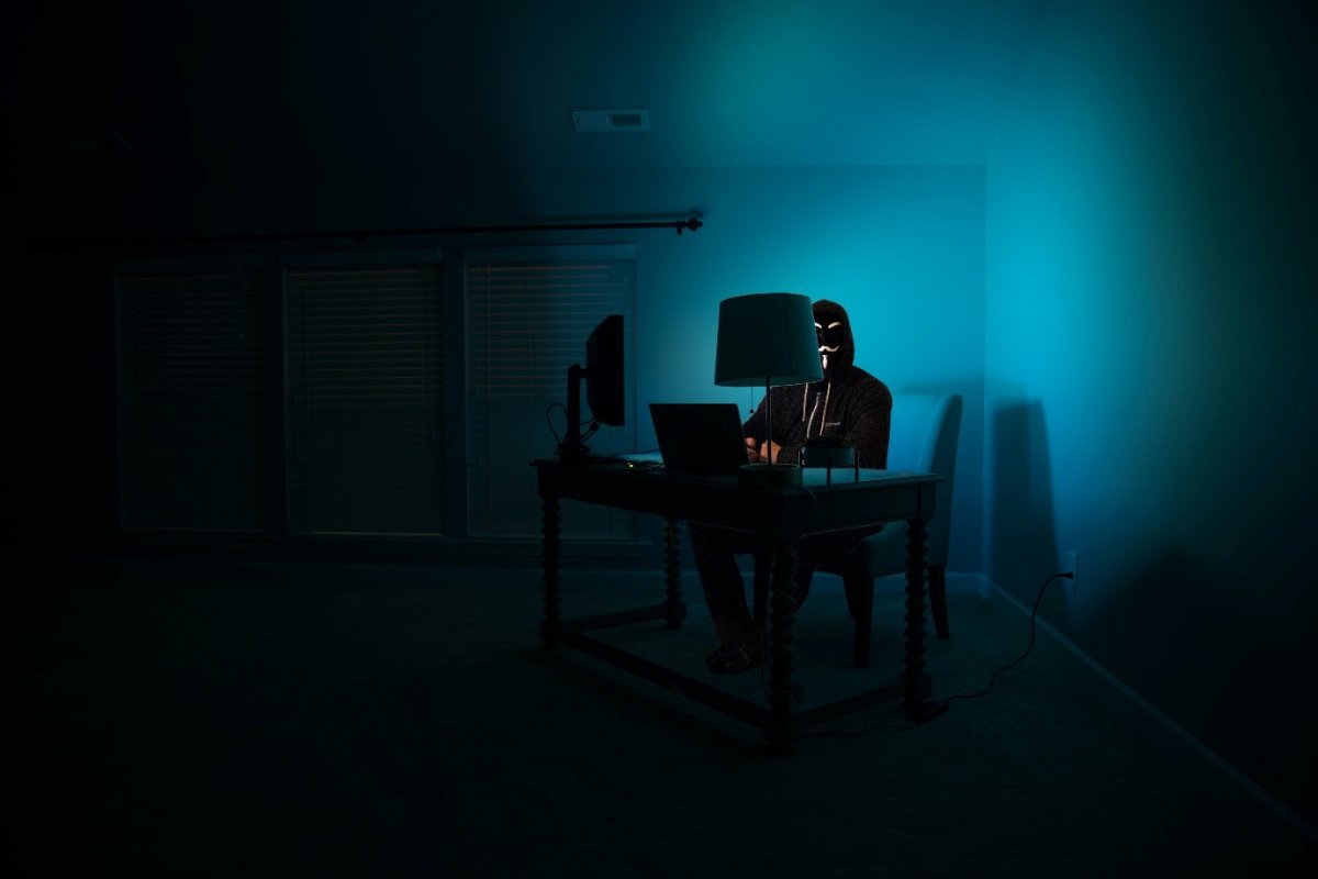 Mais de 24 bilhões de login e senha estão à venda na dark web, aponta estudo