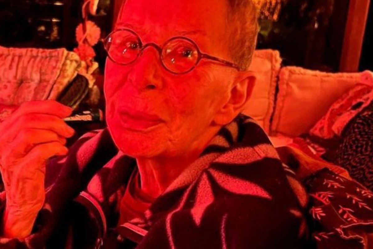 Rita Lee aparece após anunciar a cura do câncer