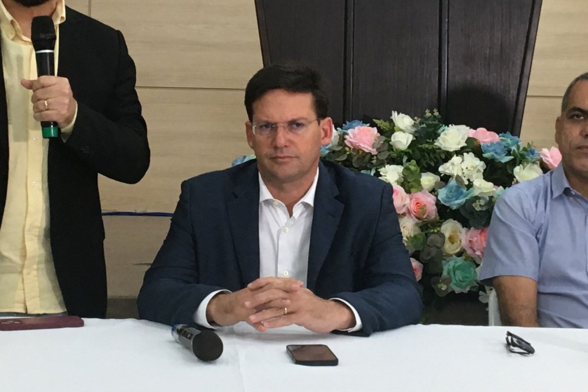 Roma acusa Rui Costa de sabotar esforços de Bolsonaro contra alta nos combustíveis na Bahia