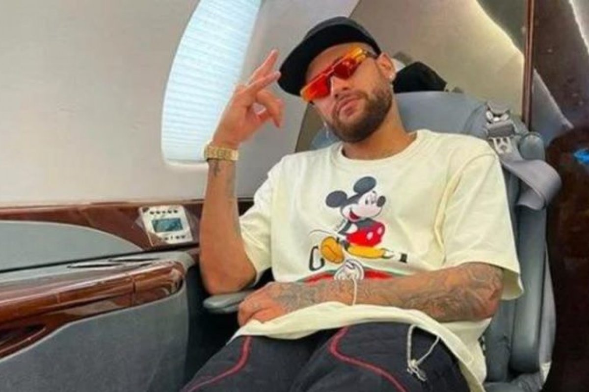 Jatinho de Neymar Jr é obrigado a fazer pouso de emergência em Roraima! 