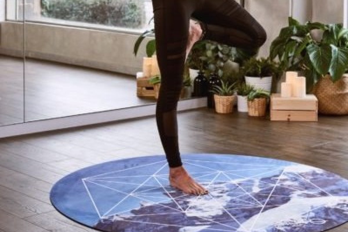 Não conseguir se equilibrar em uma perna só pode indicar problemas de saúde, diz pesquisa