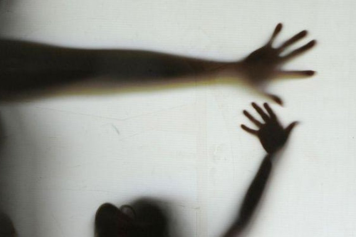 Criança de onze anos impedida de abortar deve deixar abrigo