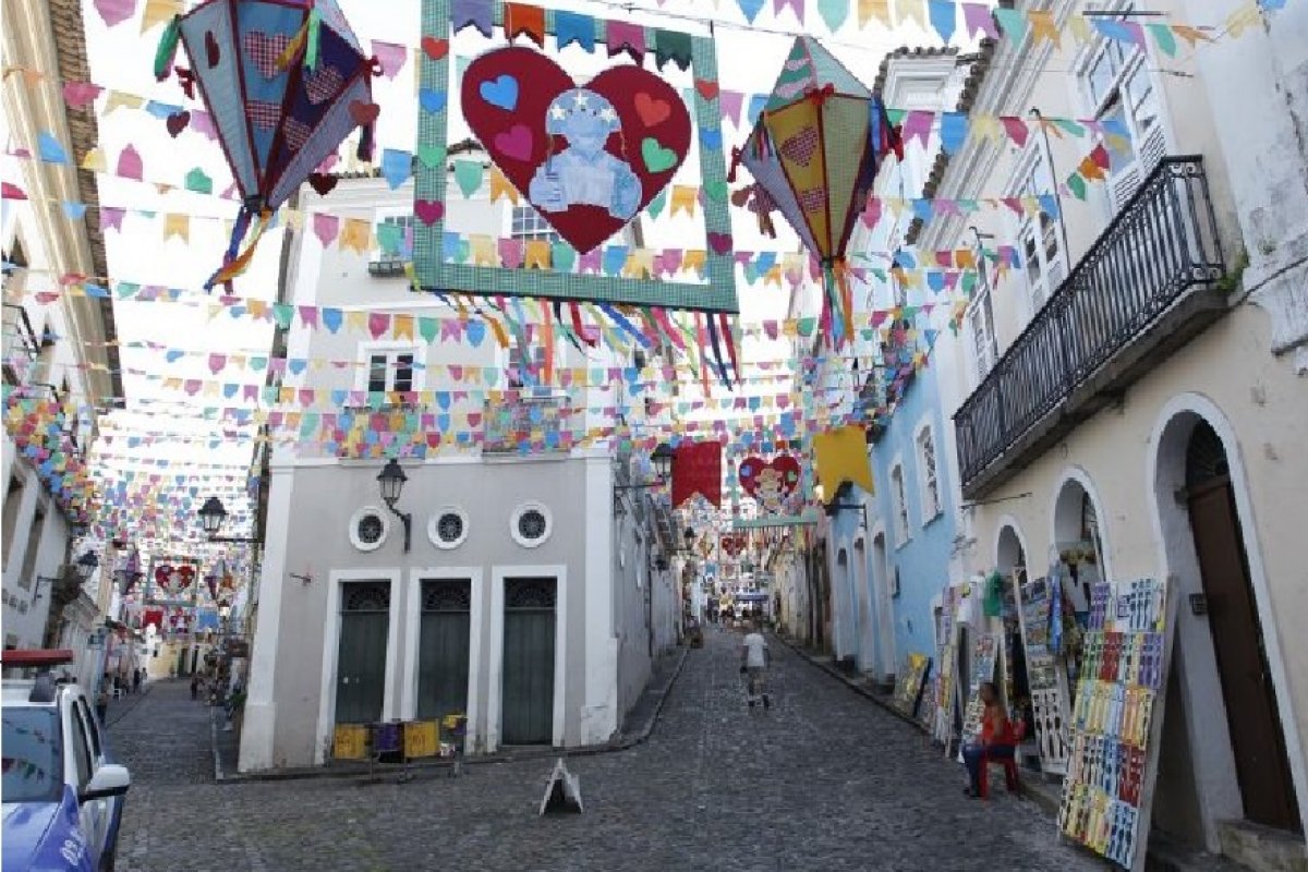 Salvador: Terreiro de Jesus terá apresentações de Rural Elétrica, Rixô, Garapiola e Furgão, de 23 a 26 de junho