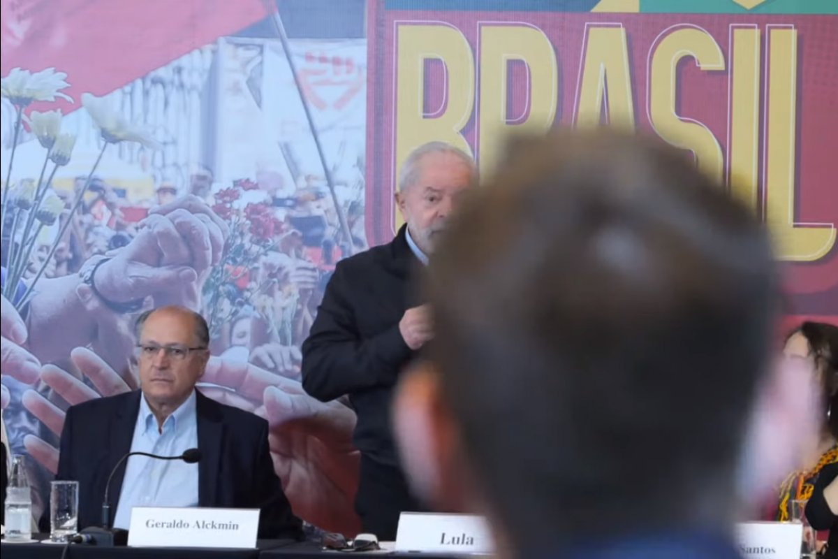 Vídeo: Lula é chamado de "corrupto" durante invasão de dupla em evento do PT