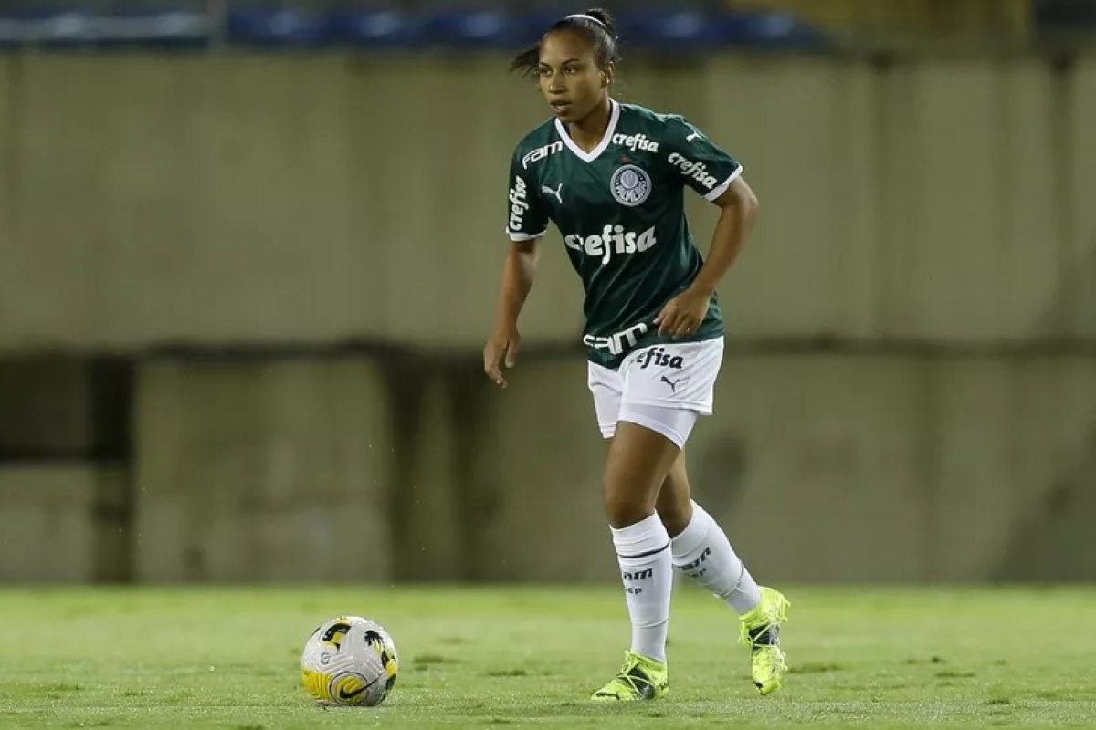 Gabi Barbieri e Thais são chamadas para amistosos da seleção na Europa