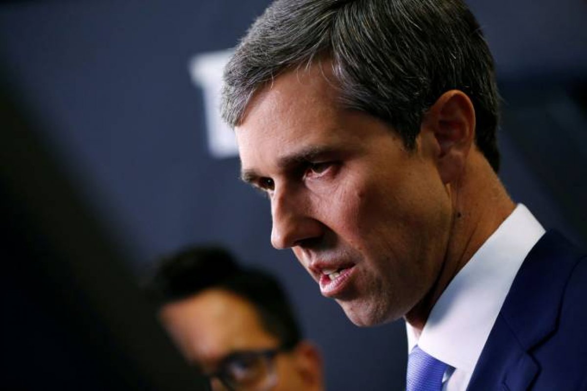 Democrata Beto O’Rourke abandona corrida à Casa Branca