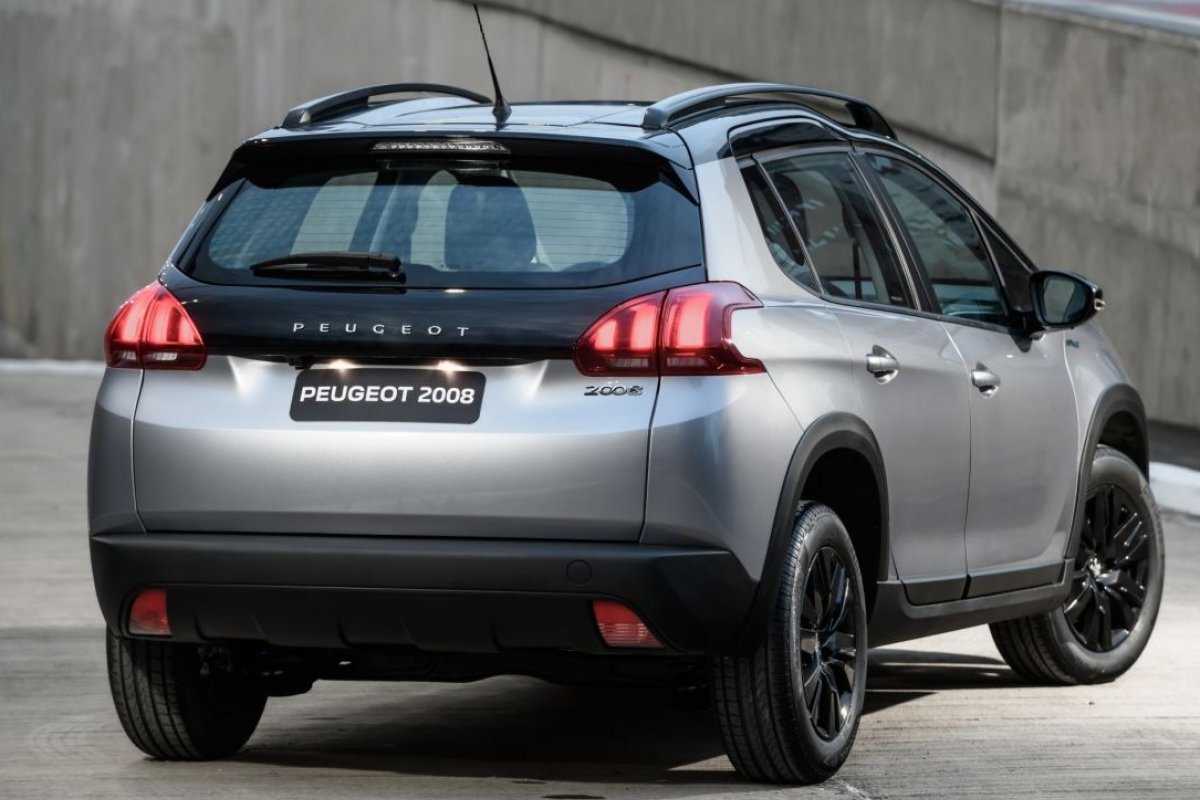 Peugeot 2008 chega à linha 2023 com novidades e preço mais baixo