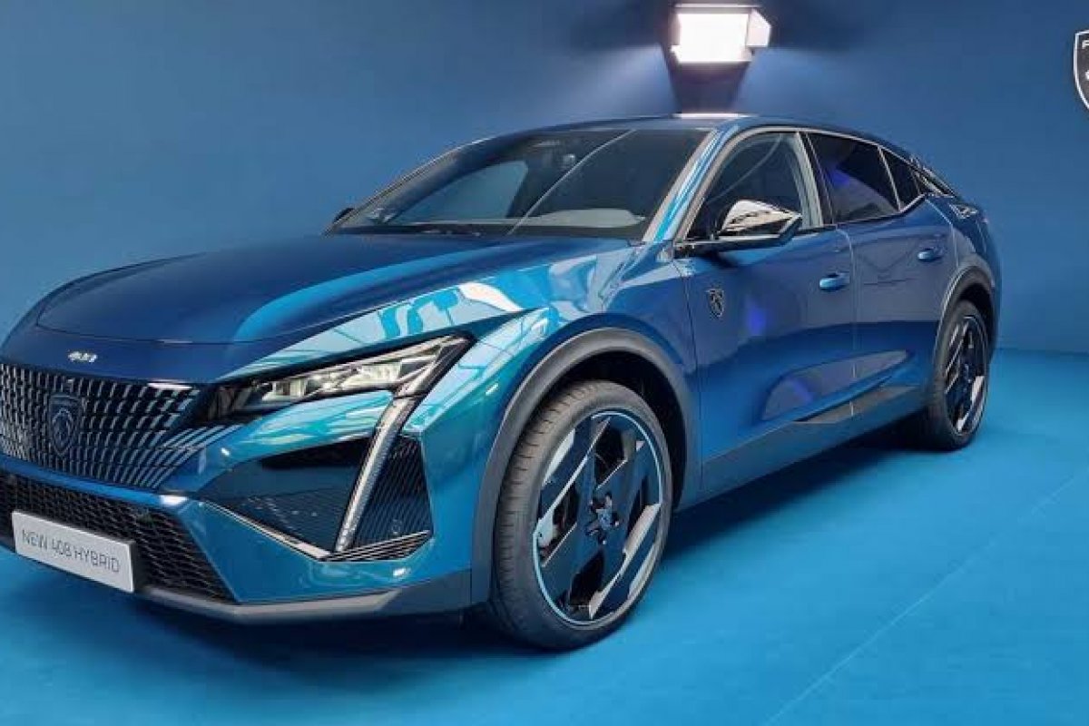 Peugeot 408 estreia na Europa com inéditas versões híbridas