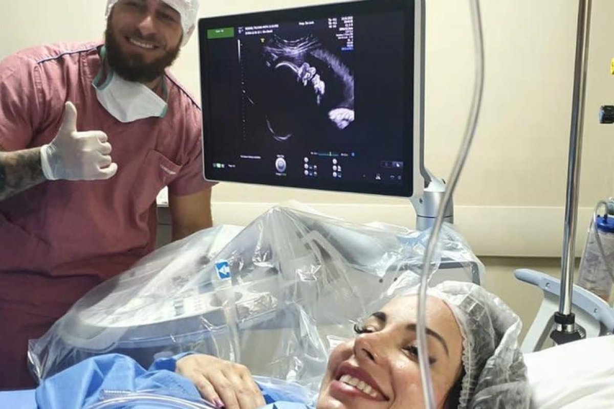 Médica realiza cirurgia inédita no Brasil e queima tumor de bebê ainda no útero