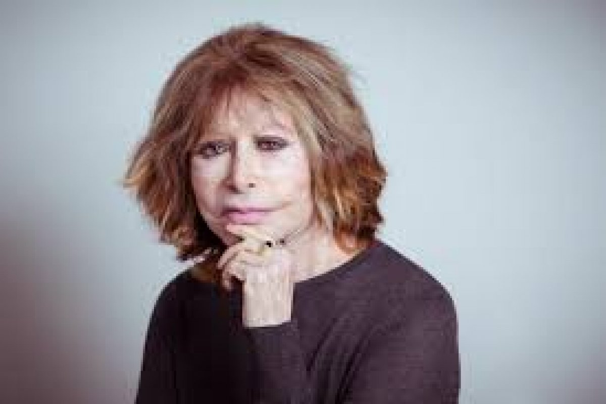 Morre a jornalista e ex-modelo Danuza Leão: Um dos rostos mais marcantes da indústria da moda em seu tempo!