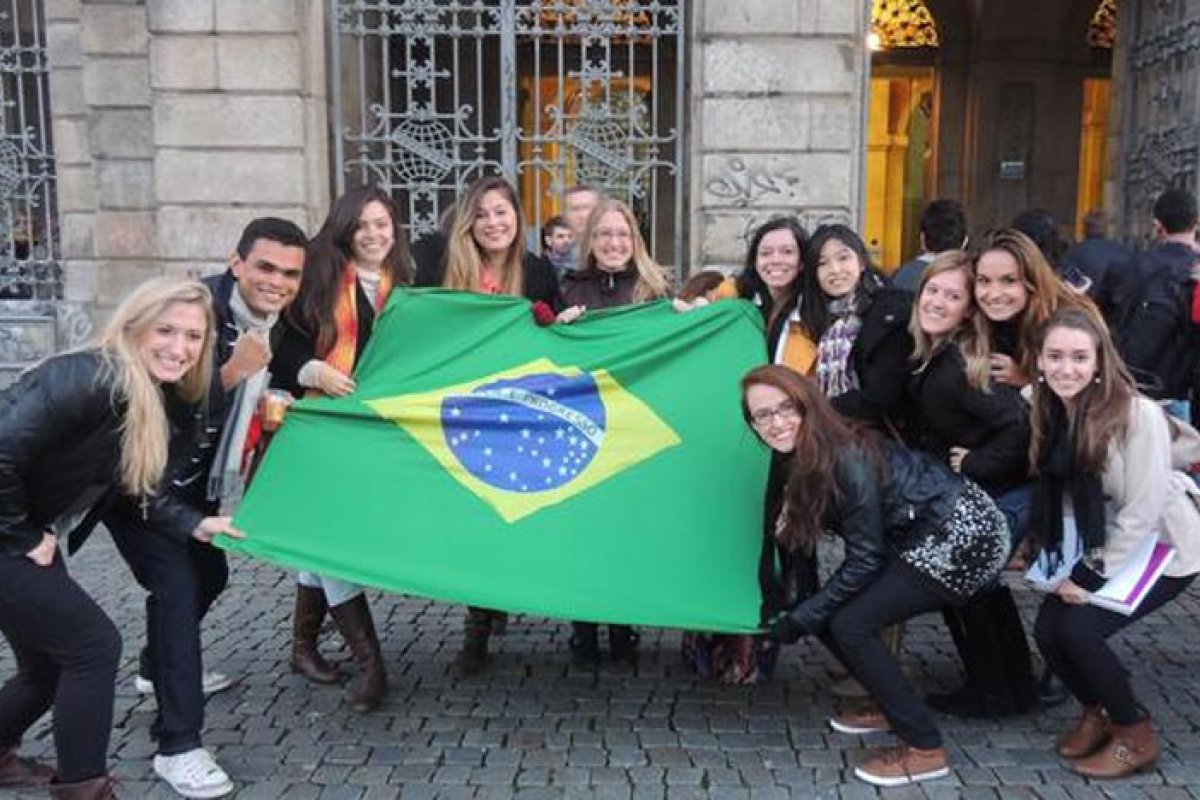 Relatório indica que brasileiros representam quase um terço dos estrangeiros em Portugal