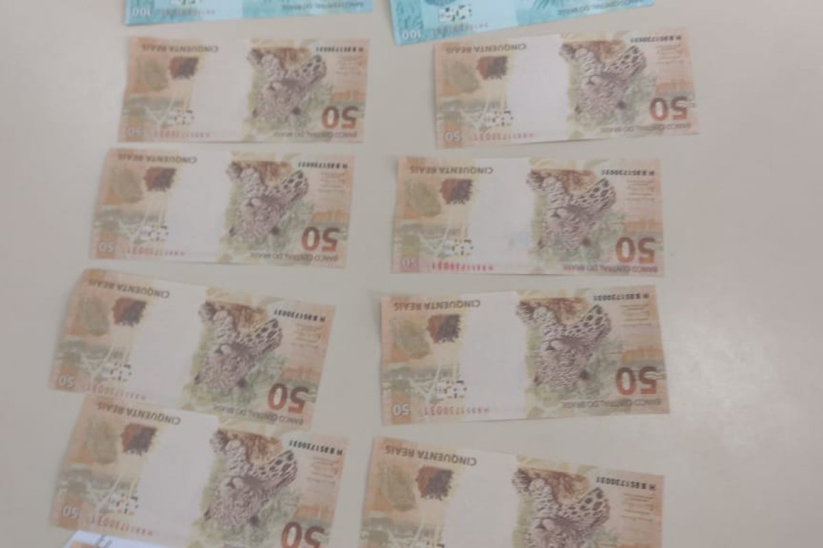 Homem é preso com notas falsas em Paramirim, no sudoeste do estado