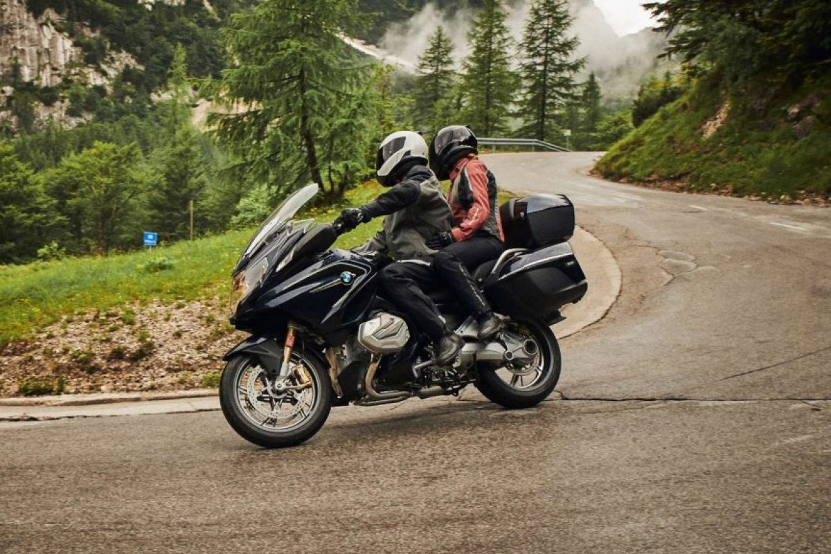 BMW lança R 1250 RT e K 1600 Bagger no Brasil