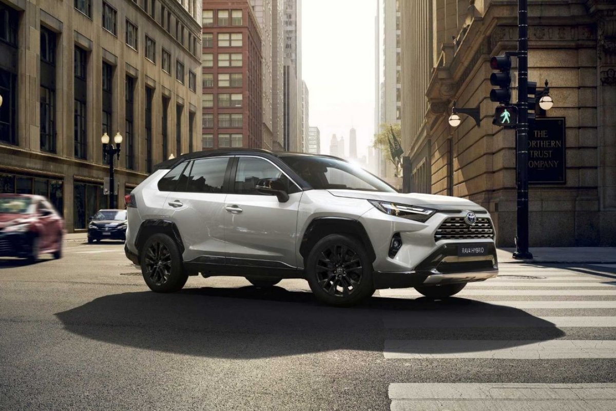 Toyota RAV4 é atualizado com painel digital e nova multimídia