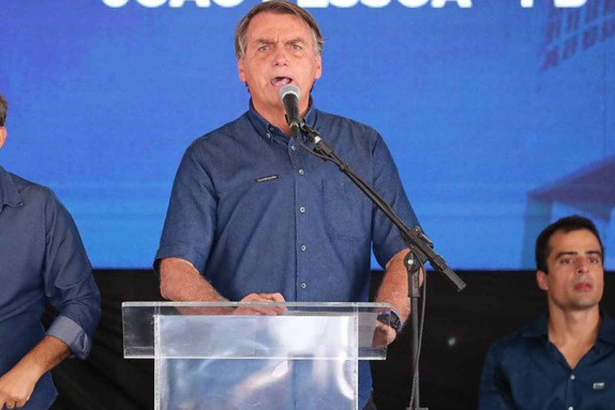 ‘Consertando o estrago causado pelo PT’, diz Bolsonaro ao comemorar taxa de desemprego