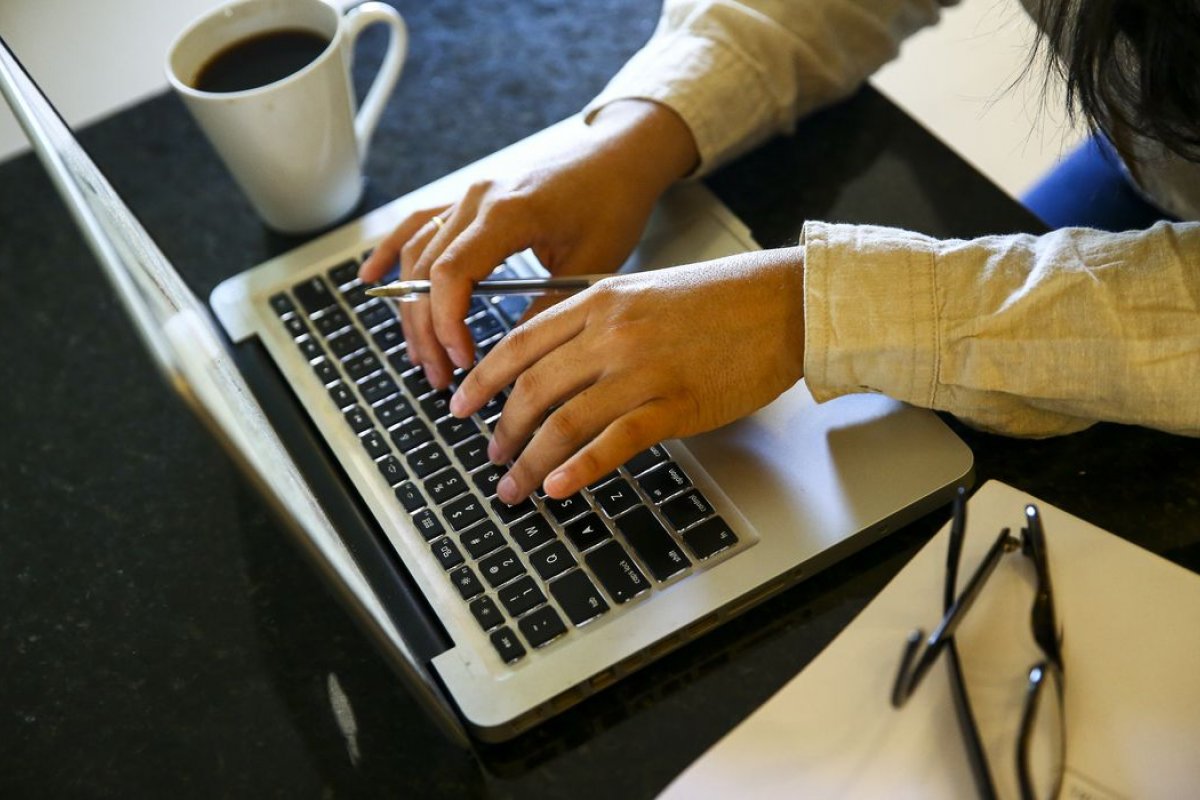 Projeto de lei pretende obrigar e-commerce a oferecer SAC